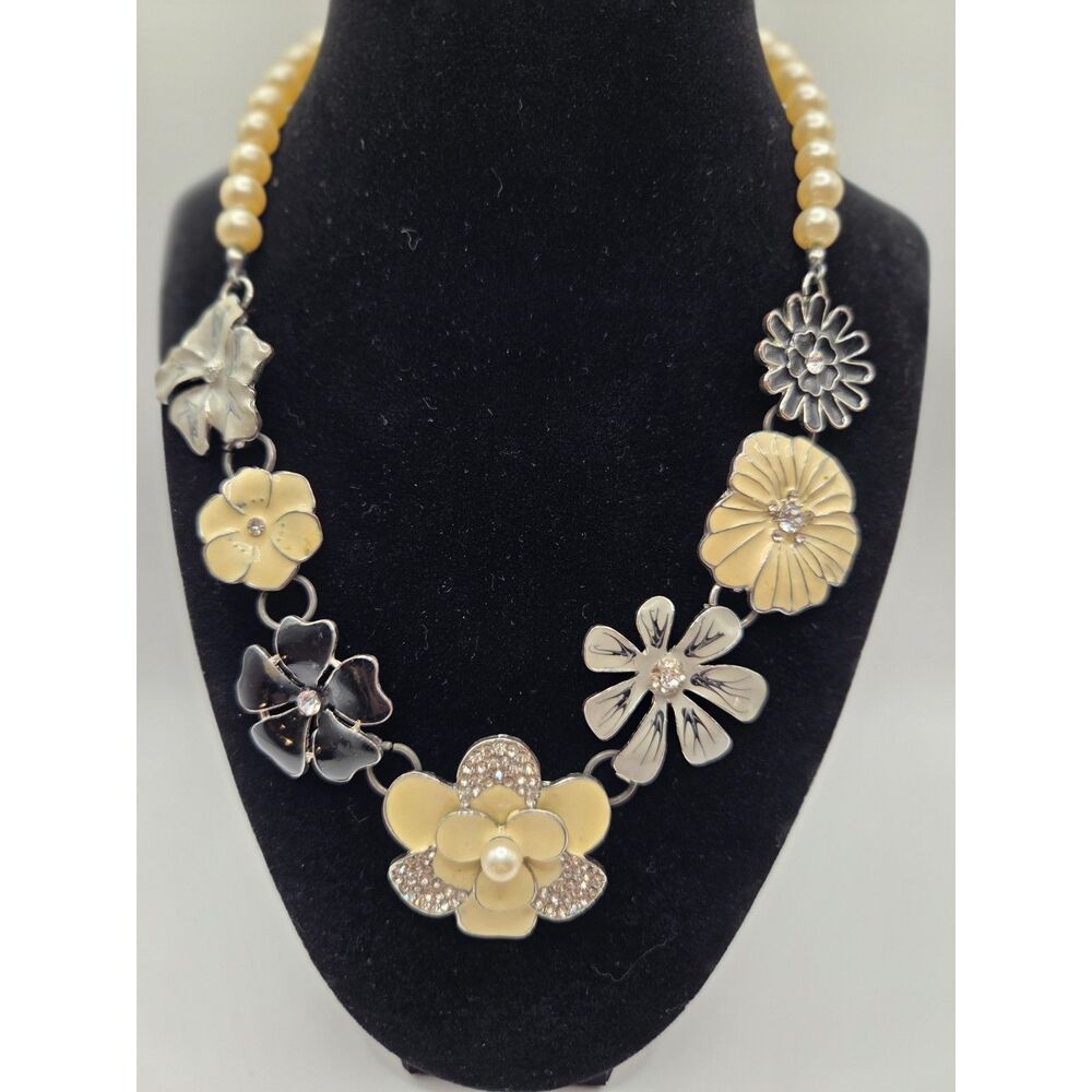 1828. Enamel Flower Necklace with Faux Pearl Accents